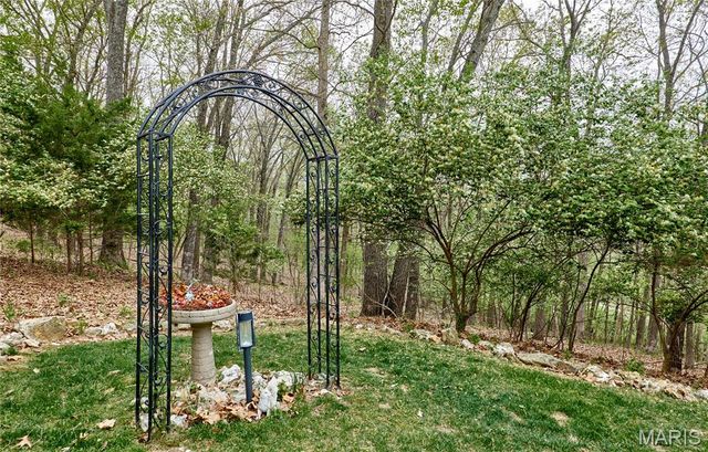 1275 Diamond Valley Drive, High Ridge, MO 63049