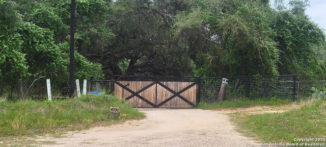 4590 Eichman, Von Ormy, TX 78073