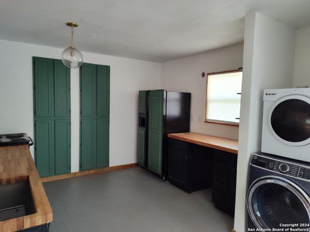 4590 Eichman, Von Ormy, TX 78073