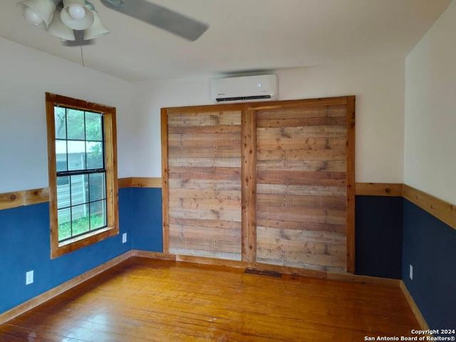 4590 Eichman, Von Ormy, TX 78073