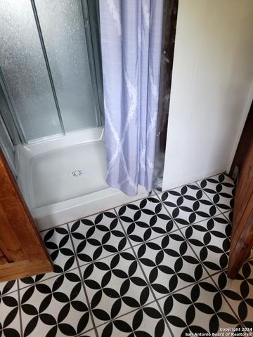 4590 Eichman, Von Ormy, TX 78073