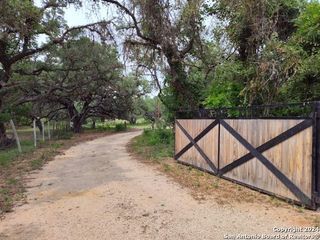 4590 Eichman, Von Ormy, TX 78073