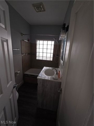 1264 Dietz Avenue, Akron, OH 44301