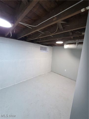 1264 Dietz Avenue, Akron, OH 44301