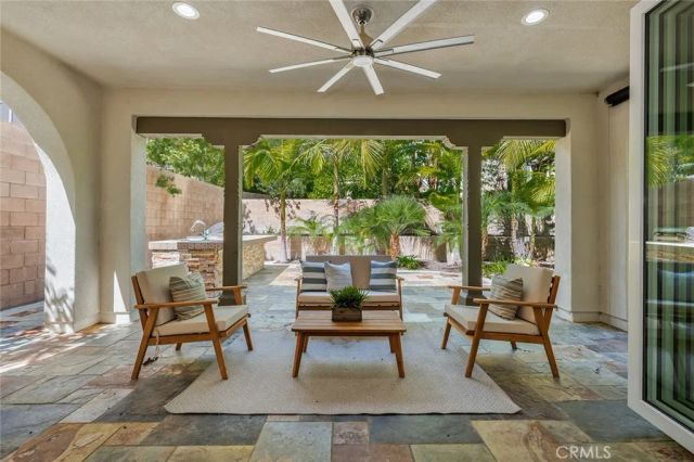 121 Catalonia, Irvine, CA 92618