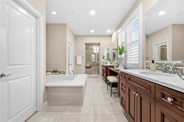 121 Catalonia, Irvine, CA 92618