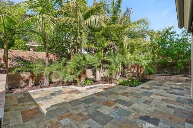 121 Catalonia, Irvine, CA 92618