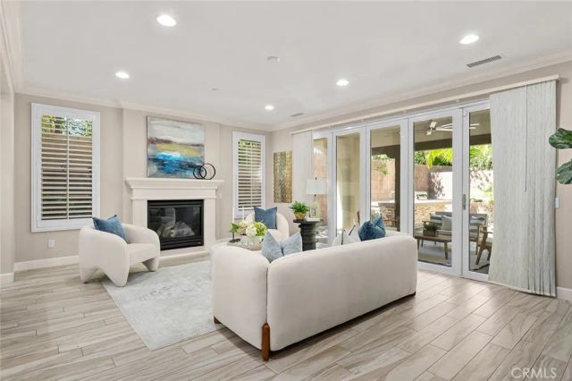 121 Catalonia, Irvine, CA 92618