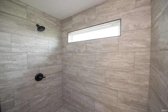 909 S Hoke Avenue, Frankfort, IN 46041