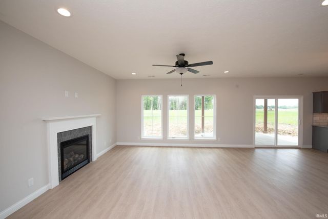 909 S Hoke Avenue, Frankfort, IN 46041