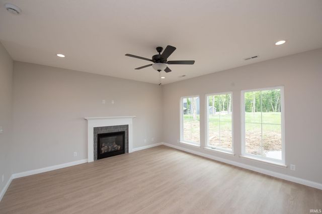 909 S Hoke Avenue, Frankfort, IN 46041