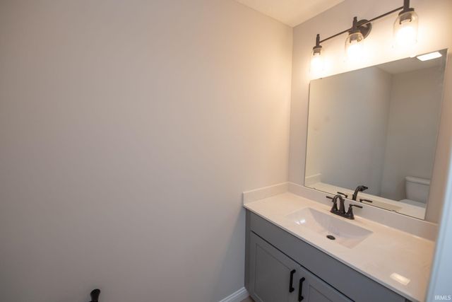 909 S Hoke Avenue, Frankfort, IN 46041