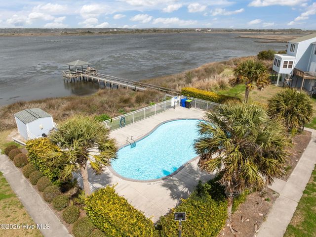 24 Bermuda Landing Place, N Topsail Beach, NC 28460