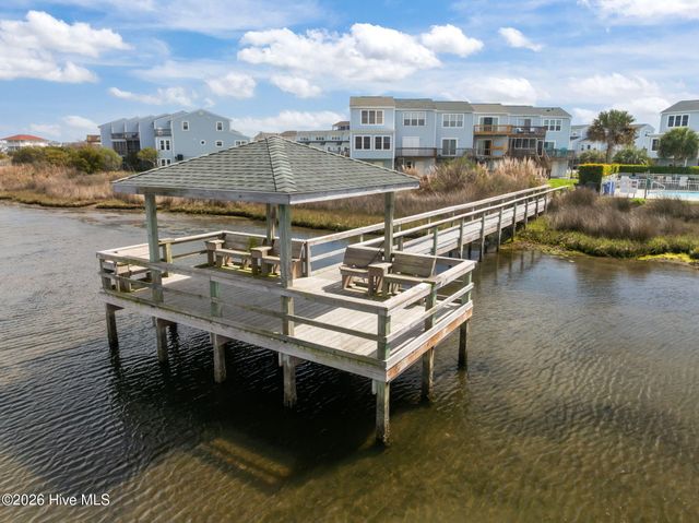 24 Bermuda Landing Place, N Topsail Beach, NC 28460