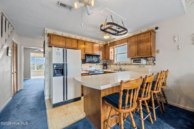 24 Bermuda Landing Place, N Topsail Beach, NC 28460