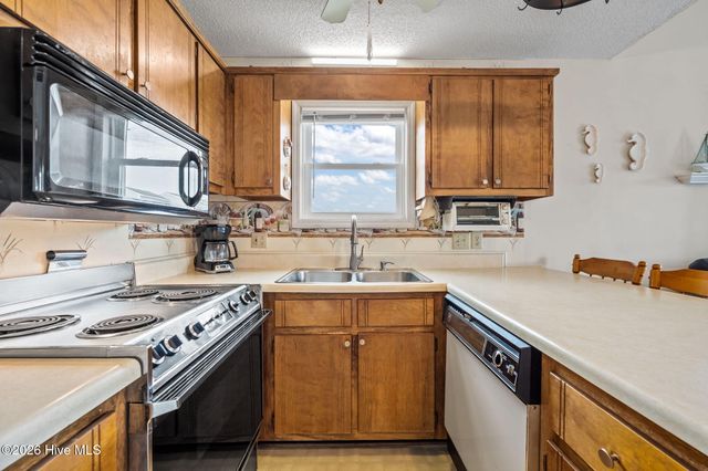 24 Bermuda Landing Place, N Topsail Beach, NC 28460