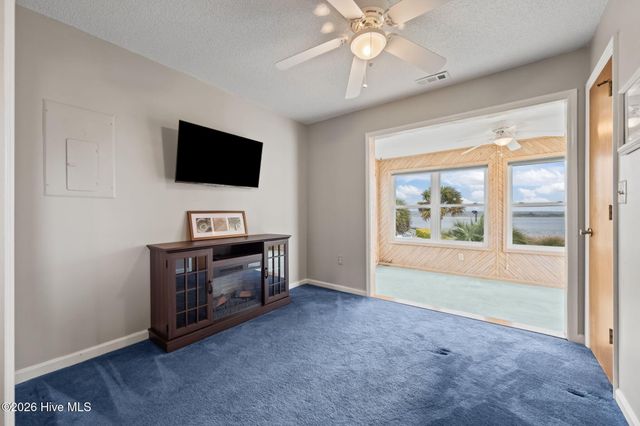 24 Bermuda Landing Place, N Topsail Beach, NC 28460