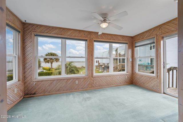 24 Bermuda Landing Place, N Topsail Beach, NC 28460