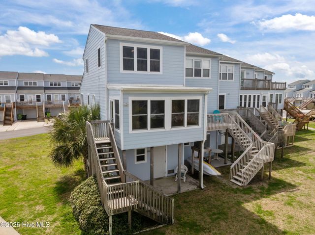 24 Bermuda Landing Place, N Topsail Beach, NC 28460