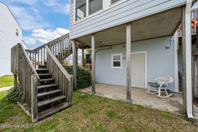 24 Bermuda Landing Place, N Topsail Beach, NC 28460