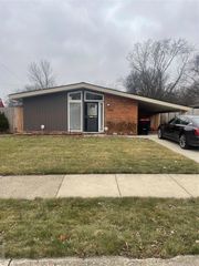 29561 Fairfax Street, Southfield, MI 48076