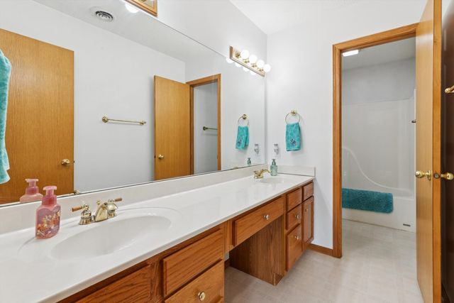 1217 28th Avenue, Silvis, IL 62182