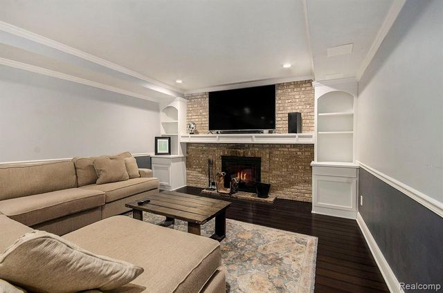 4196 Kensington Road, Milford, MI 48380