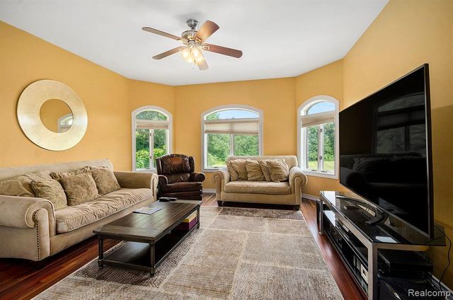 4196 Kensington Road, Milford, MI 48380