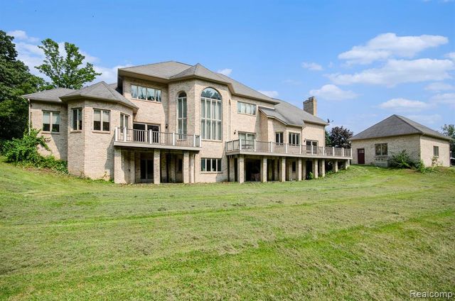 4196 Kensington Road, Milford, MI 48380