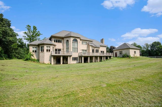 4196 Kensington Road, Milford, MI 48380