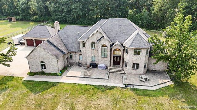 4196 Kensington Road, Milford, MI 48380