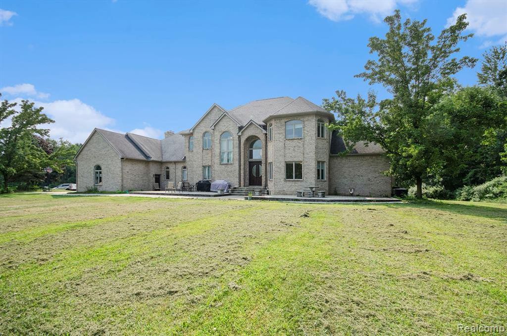 4196 Kensington Road, Milford, MI 48380