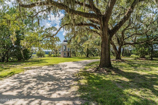 92 Dean Hall Road, Seabrook, SC 29940