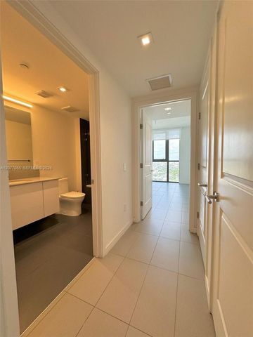 1600 NE 1st Avenue 1416, Miami, FL 33132