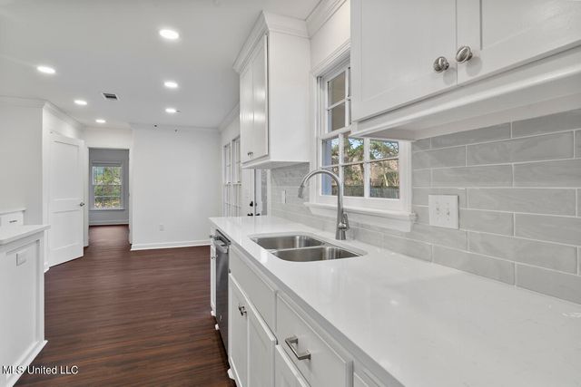 4348 Brook Drive, Jackson, MS 39206