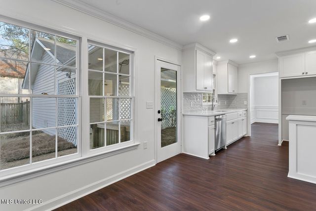 4348 Brook Drive, Jackson, MS 39206