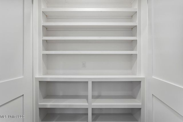 4348 Brook Drive, Jackson, MS 39206