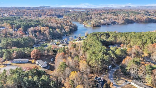 5607 HEATHSTEAD Drive, Granite Falls, NC 28630