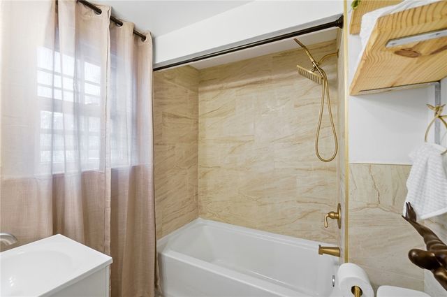 3905 Far Hills Avenue, Kettering, OH 45429