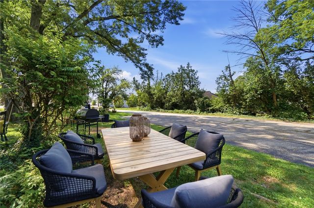3905 Far Hills Avenue, Kettering, OH 45429