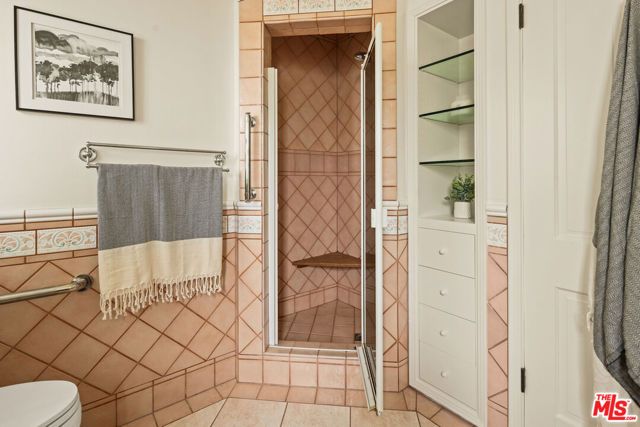 219 Entrada Drive, Santa Monica, CA 90402