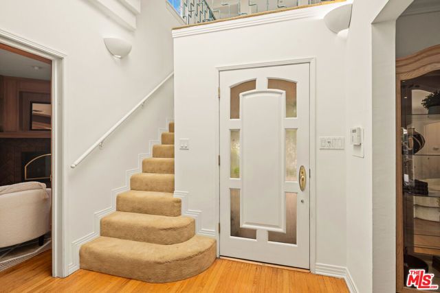 219 Entrada Drive, Santa Monica, CA 90402