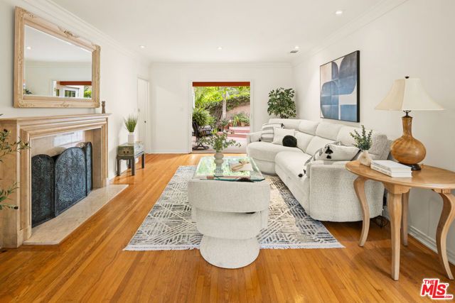 219 Entrada Drive, Santa Monica, CA 90402