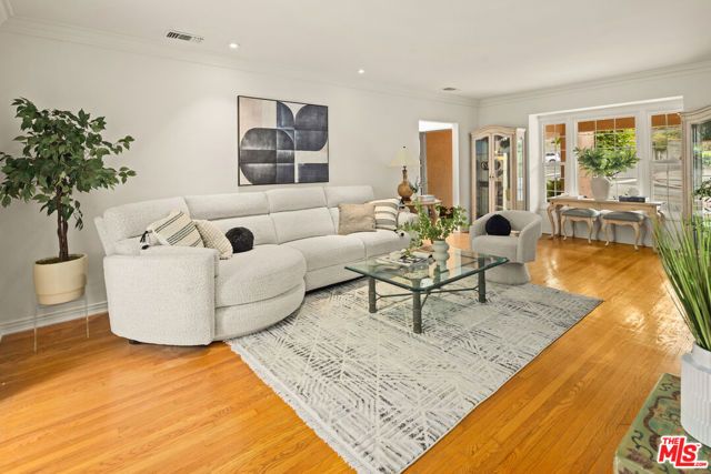 219 Entrada Drive, Santa Monica, CA 90402