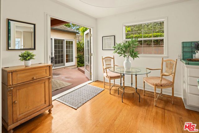 219 Entrada Drive, Santa Monica, CA 90402