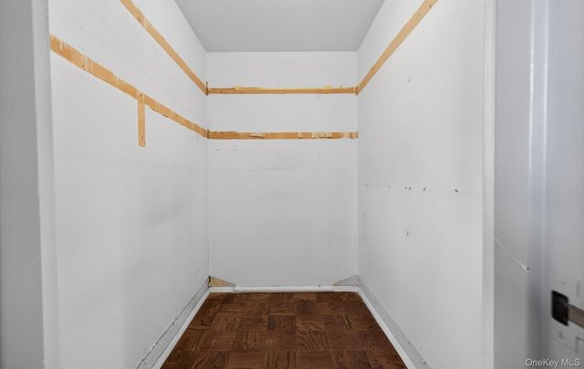 100 S Middle Neck Road 305, Great Neck, NY 11021