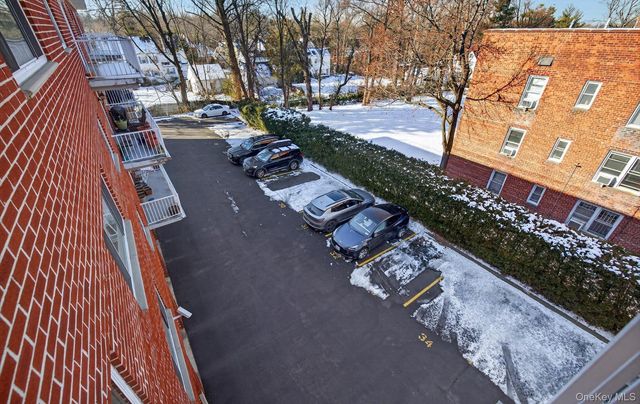 100 S Middle Neck Road 305, Great Neck, NY 11021