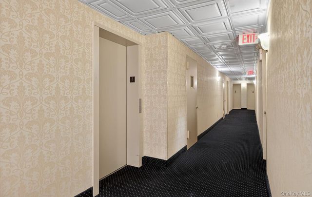 100 S Middle Neck Road 305, Great Neck, NY 11021