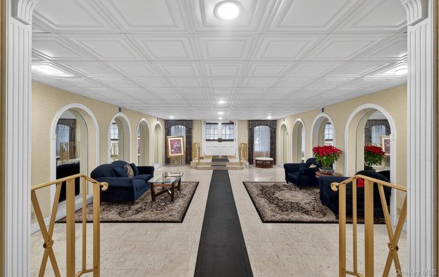 100 S Middle Neck Road 305, Great Neck, NY 11021