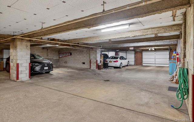 100 S Middle Neck Road 305, Great Neck, NY 11021